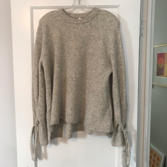 Aritzia The Group by Babaton Malcorra Sweater - Picture 1 of 3